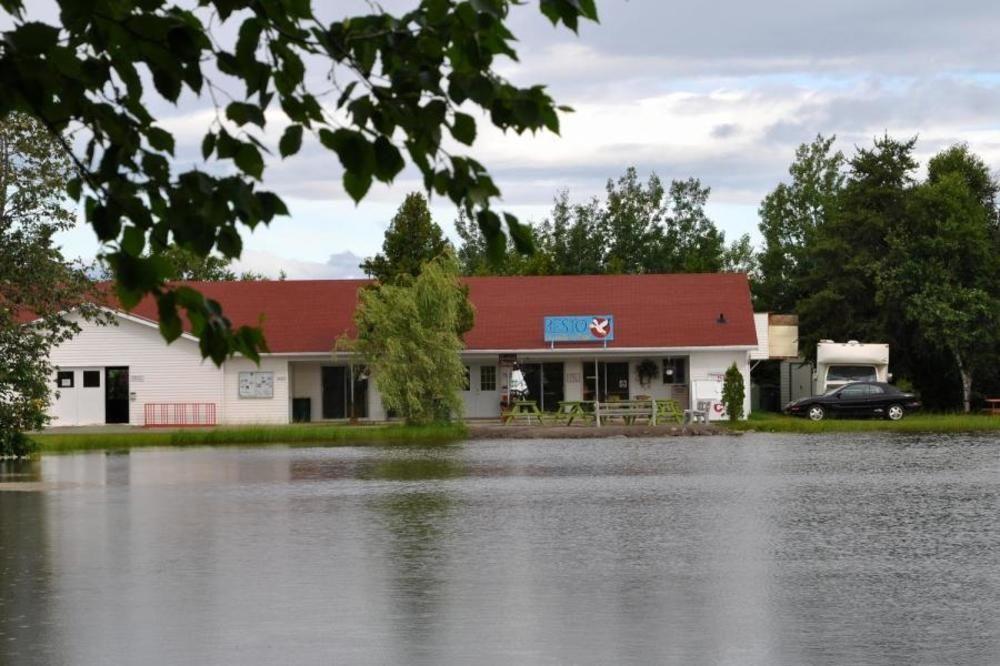 ホテルCamping & Chalets De La Demi-Lieue サン・ジャン・ポール・ジョリ エクステリア 写真